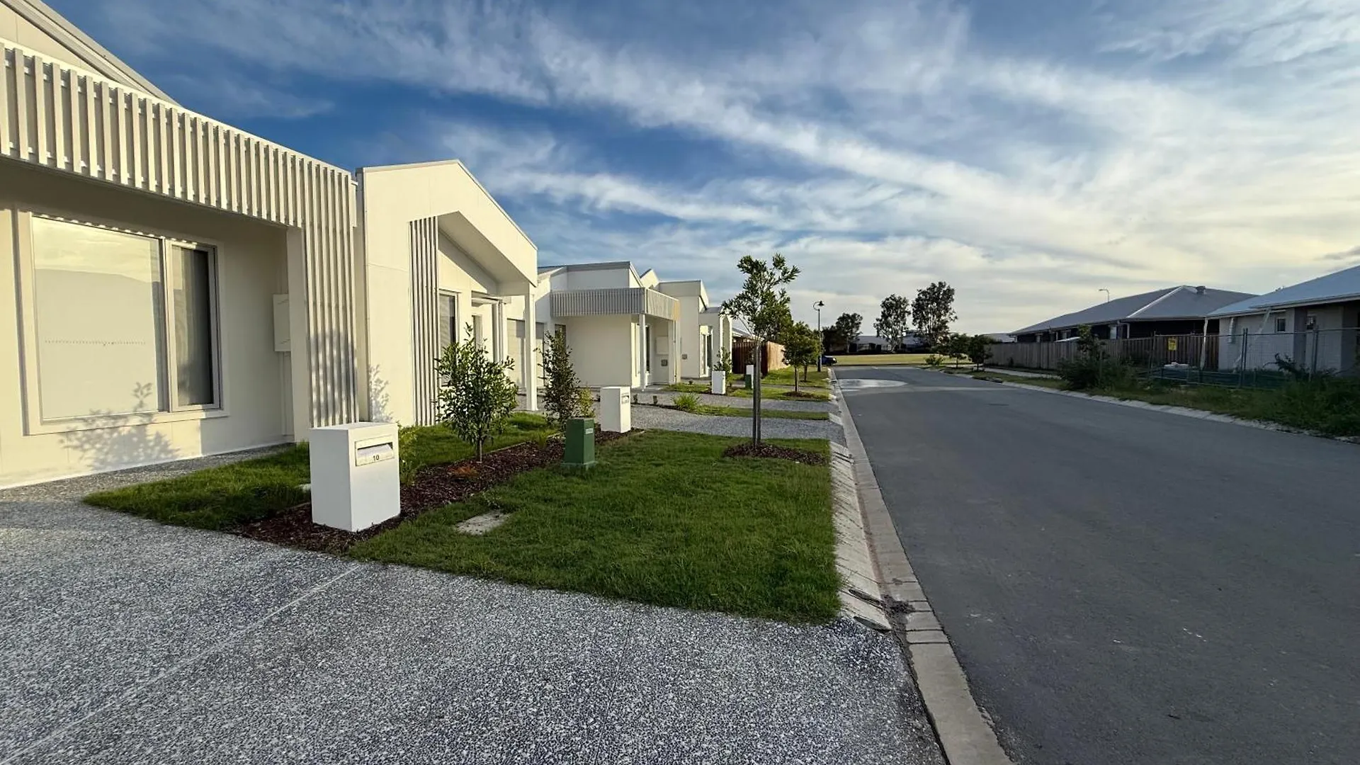 Your Coastal Haven - Brand New Home By The Bay! Deception Bay Holiday home