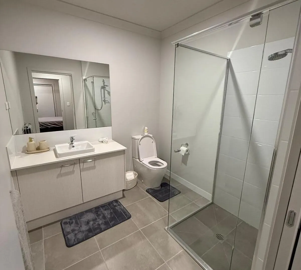 Holiday home Your Coastal Haven - Brand New Home By The Bay! Deception Bay