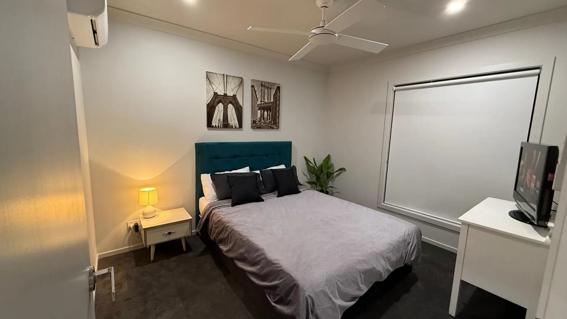 Holiday home Your Coastal Haven - Brand New Home By The Bay! Deception Bay
